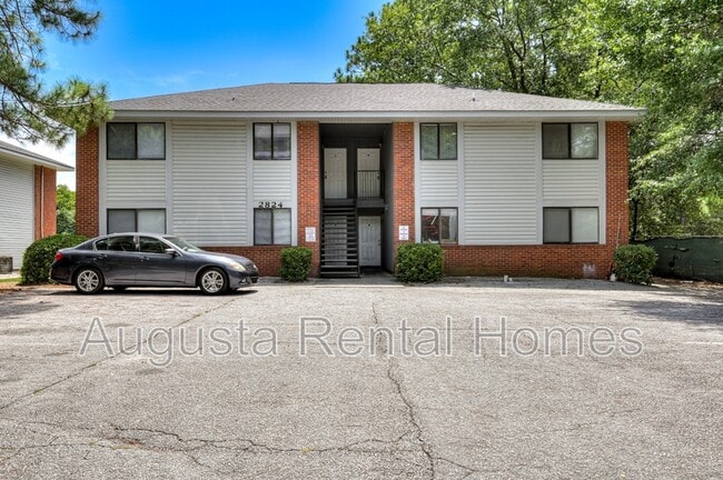 property at 2824 Thomas Ln