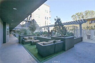 11925 Kling St in Los Angeles, CA - Building Photo - Building Photo