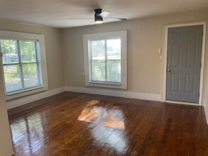 216 S Weatherford St in De Leon, TX - Building Photo - Building Photo