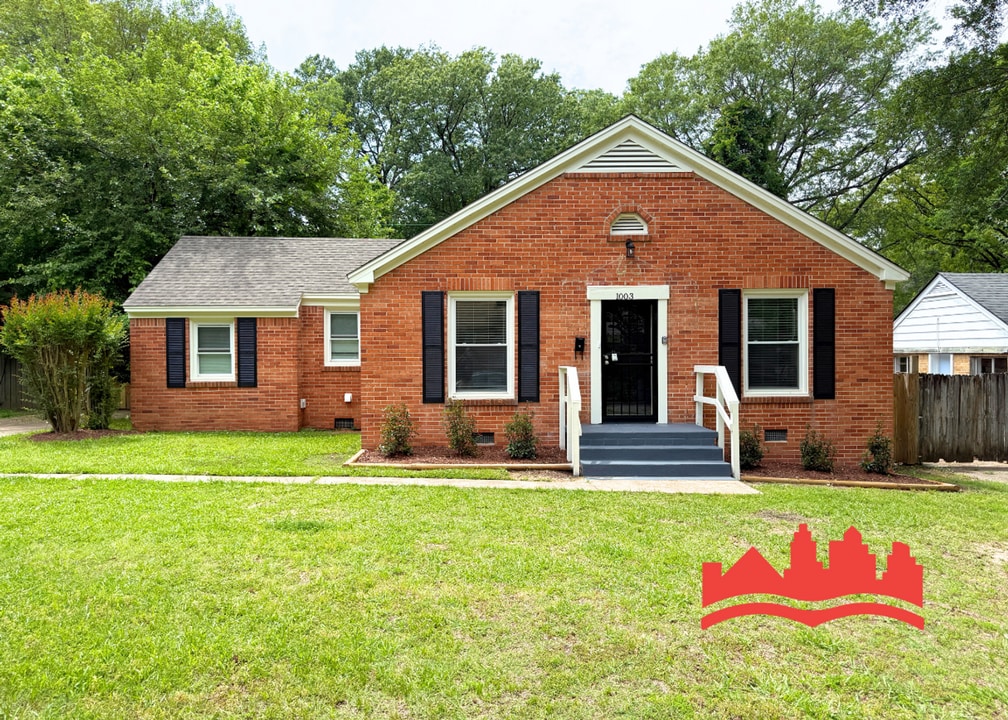 Spacious 3-Bedroom, 1-Bath Home for Rent! in Memphis, TN - Building Photo