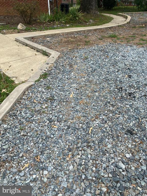 1100 Broadview Rd in Fort Washington, MD - Building Photo - Building Photo