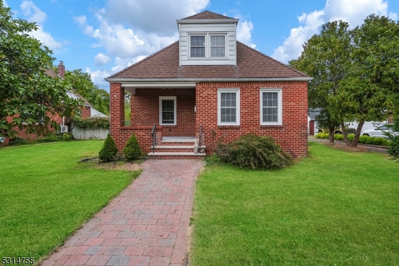 3 Poplar Terrace in Clark, NJ - Building Photo