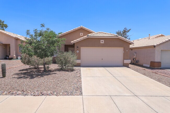 8070 N Wild Aster Way in Tucson, AZ - Building Photo - Building Photo