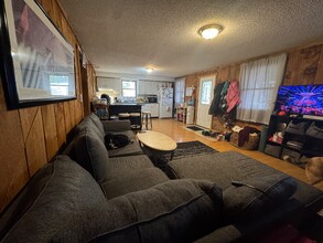 737 Barrows Towne Rd in Killington, VT - Building Photo - Building Photo