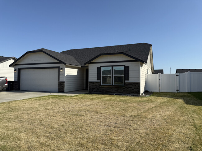 property at 4261 W Wood Ct