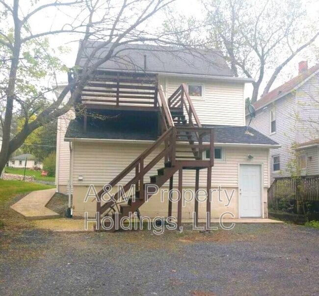 267 Brodhead Ave in East Stroudsburg, PA - Building Photo - Building Photo