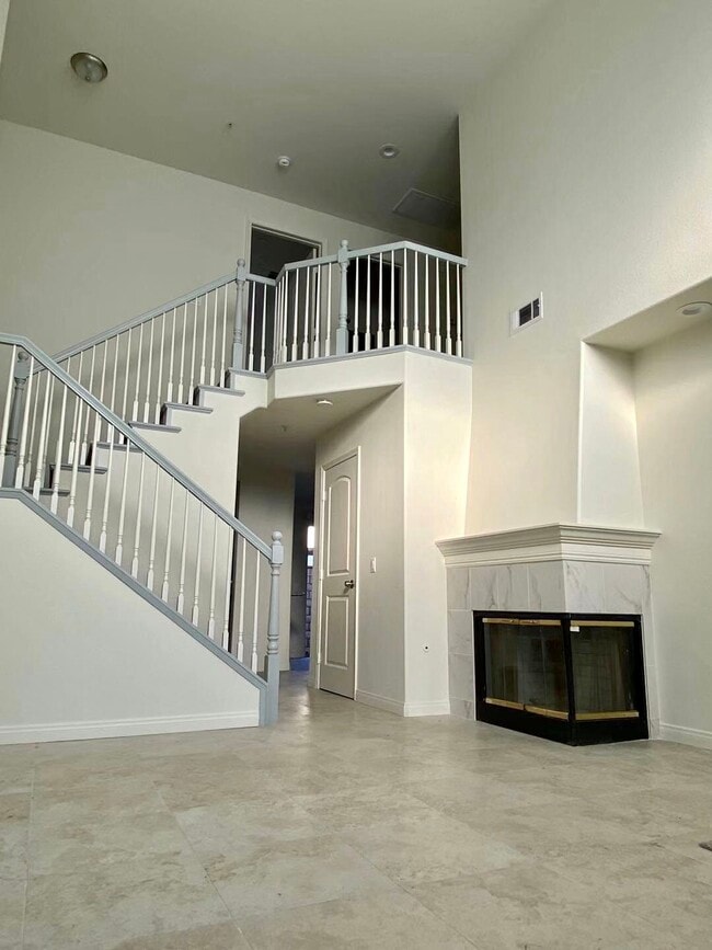 property at 809 W Duarte Rd