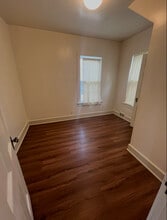 426 E Benton St, Unit 5 in Aurora, IL - Foto de edificio - Building Photo