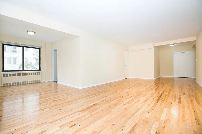 200 E 36th St in New York, NY - Building Photo - Building Photo