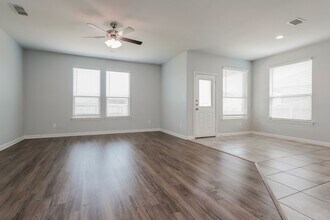 2614 Lavender Ln in Glenn Heights, TX - Building Photo - Building Photo