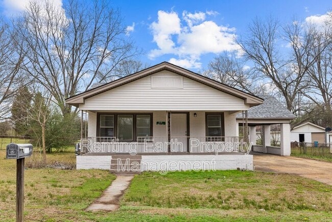 2419 Circle Dr in Hueytown, AL - Building Photo - Building Photo