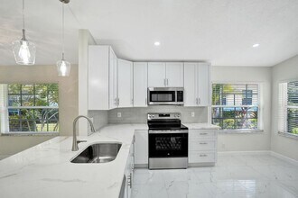 5033 S La Sedona Cir in Delray Beach, FL - Building Photo - Building Photo