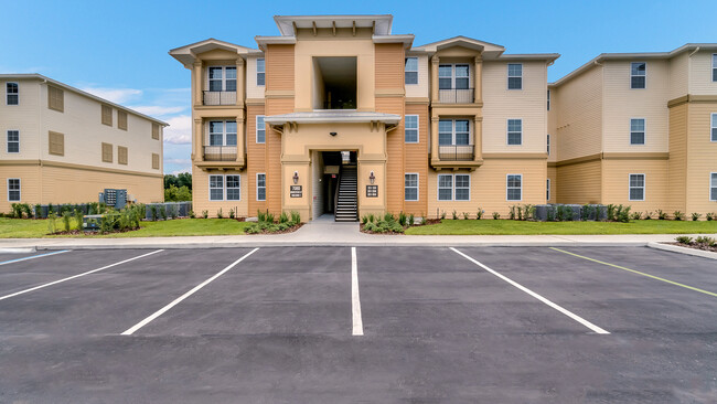 Wildwood Preserve Apartment Homes in Wildwood, FL - Foto de edificio - Building Photo