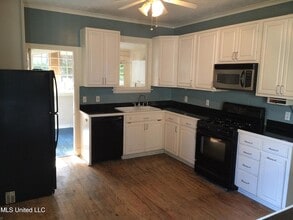 4056 Redwing Ave, Unit Studio in Jackson, MS - Foto de edificio - Building Photo