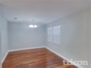 1980 Golden Shadow Ct in Henderson, NV - Foto de edificio - Building Photo