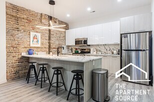 2744 W Division St, Unit 4F in Chicago, IL - Building Photo