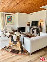 6232 Tapia Dr in Malibu, CA - Building Photo - Building Photo