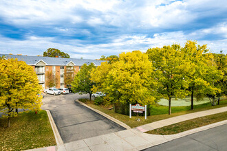 Palomino East in Apple Valley, MN - Foto de edificio - Building Photo