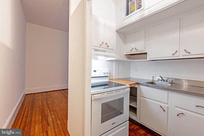 property at 2908 Q St NW