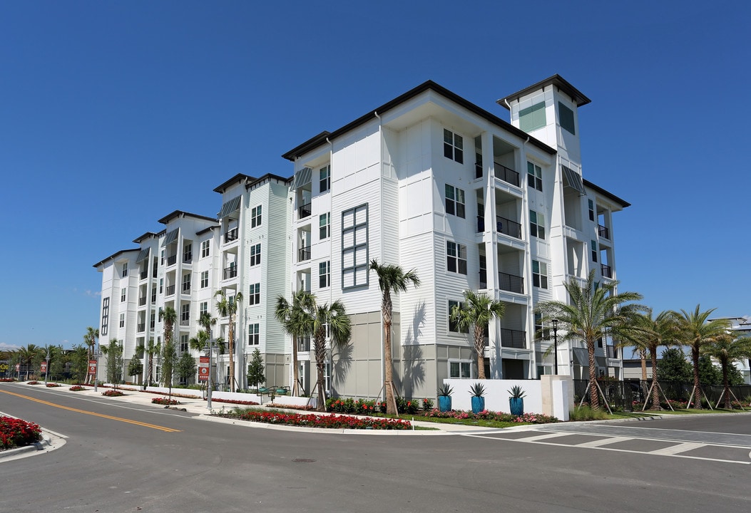 Bainbridge at Westshore Marina in Tampa, FL - Building Photo