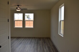 682 Stephanie Dr in Merced, CA - Building Photo - Building Photo