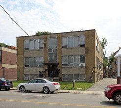 475 Lawrence Ave W in Toronto, ON - Building Photo - Building Photo