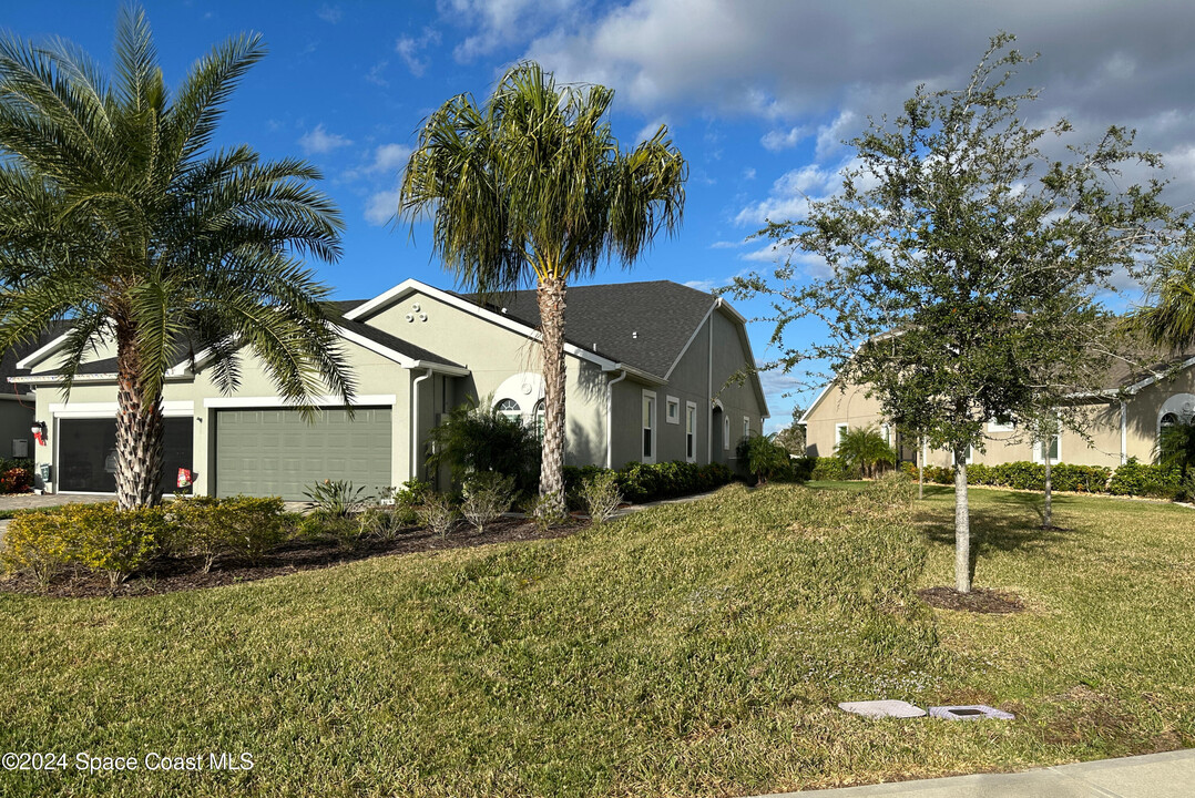 8394 Loren Cove Dr in Melbourne, FL - Building Photo