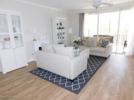 7655 Pebble Creek Cir in Naples, FL - Building Photo