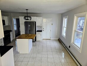 76 Plain St in Taunton, MA - Building Photo - Building Photo