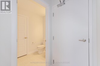 801 Glenroy Gilbert Dr in Ottawa, ON - Building Photo - Building Photo