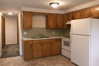 1524 Parkhill Pl NE in Canton, OH - Building Photo - Building Photo