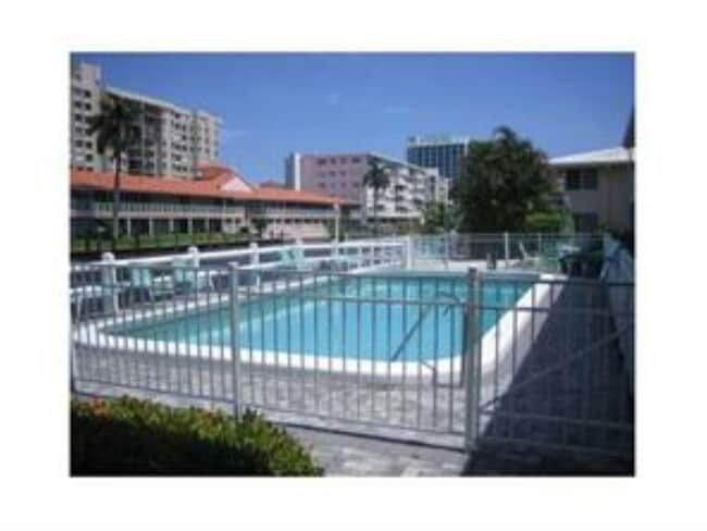 2841 NE 32nd St, Unit 18 in Fort Lauderdale, FL - Building Photo - Building Photo