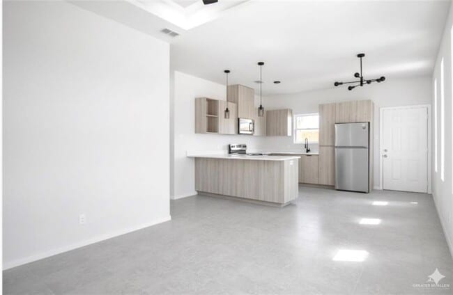 608 N Alexandrite Ave, Unit 1 in Edinburg, TX - Foto de edificio - Building Photo