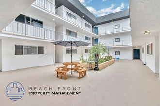 3901 E 10th St. in Long Beach, CA - Building Photo - Building Photo