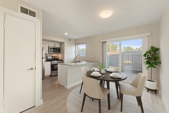 5005 Manor Rd in Austin, TX - Building Photo - Building Photo