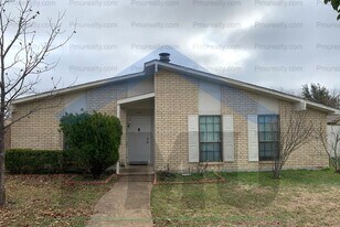 5017 Coffeyville Trail in Grand Prairie, TX - Building Photo