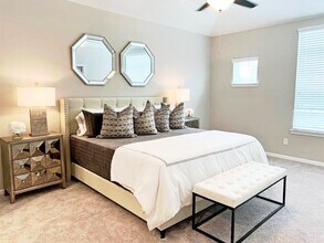 5609 Mina Way in Houston, TX - Foto de edificio - Building Photo