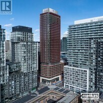 180 Front St E in Toronto, ON - Building Photo