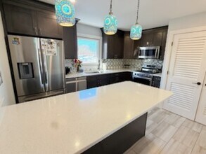 33 Willow Wood Ct, Unit 2 in East Rutherford, NJ - Building Photo - Building Photo