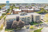 Jackson Terrace in Mineola, NY - Foto de edificio - Building Photo