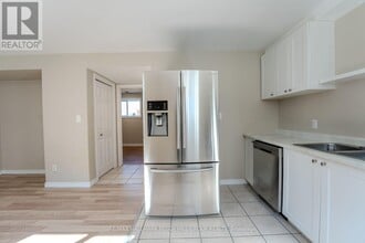 67 Iris Dr in Wasaga Beach, ON - Building Photo - Building Photo