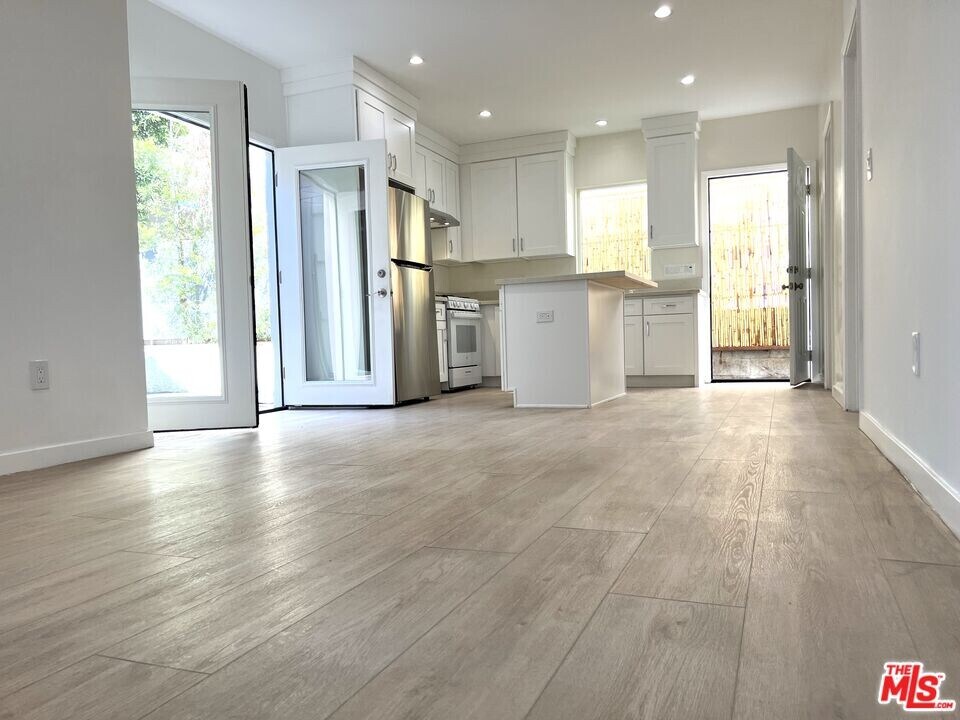 506 Croft Ave in West Hollywood, CA - Foto de edificio