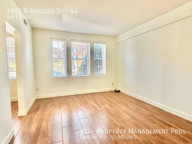 1901 N Rhodes St in Arlington, VA - Building Photo - Building Photo