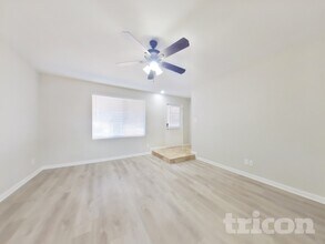 9215 N 39th Dr in Phoenix, AZ - Foto de edificio - Building Photo