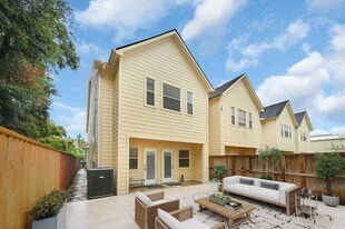 5416 Kiam St in Houston, TX - Building Photo