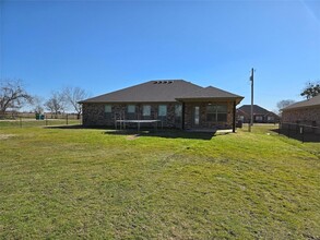 210 E Doyle St, Unit H-204 in Ponder, TX - Building Photo - Building Photo