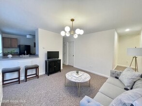 146 Washington St in Saratoga Springs, NY - Building Photo - Building Photo