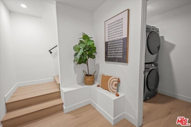 847 N June St in Los Angeles, CA - Building Photo - Building Photo