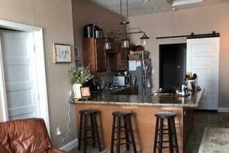 107 W Columbia St, Unit 107 in Farmington, MO - Foto de edificio - Building Photo