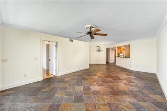 625 NW North River Dr, Unit 303 in Stuart, FL - Building Photo - Building Photo